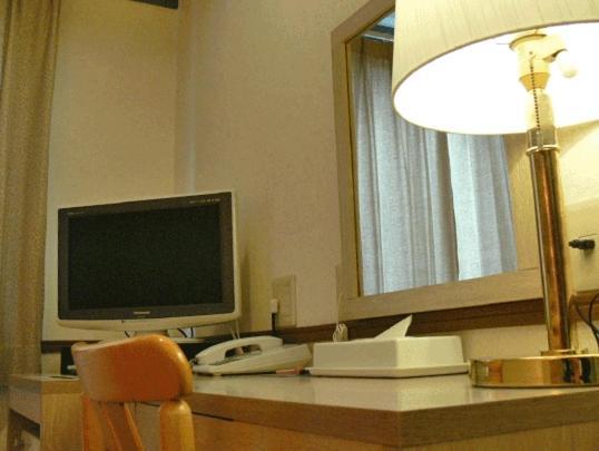 Отель Gujo Hachiman Inter Номер фото